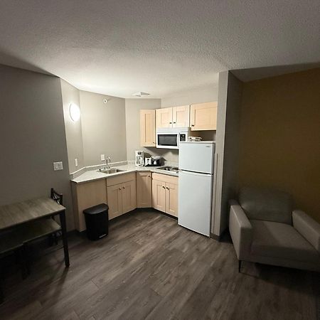 Days Inn By Wyndham Stony Plain Buitenkant foto