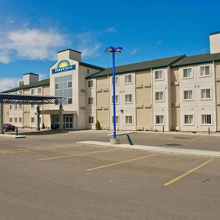 Days Inn By Wyndham Stony Plain Buitenkant foto