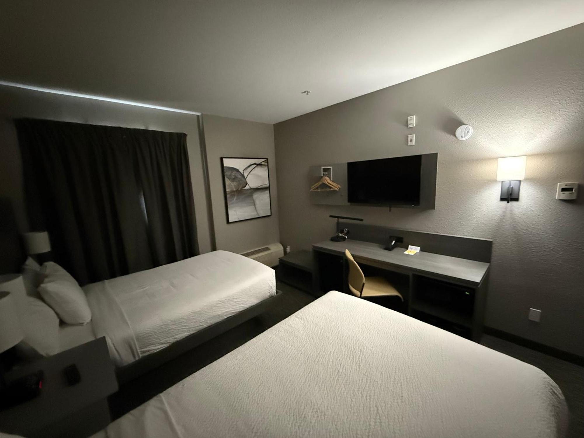 Days Inn By Wyndham Stony Plain Buitenkant foto