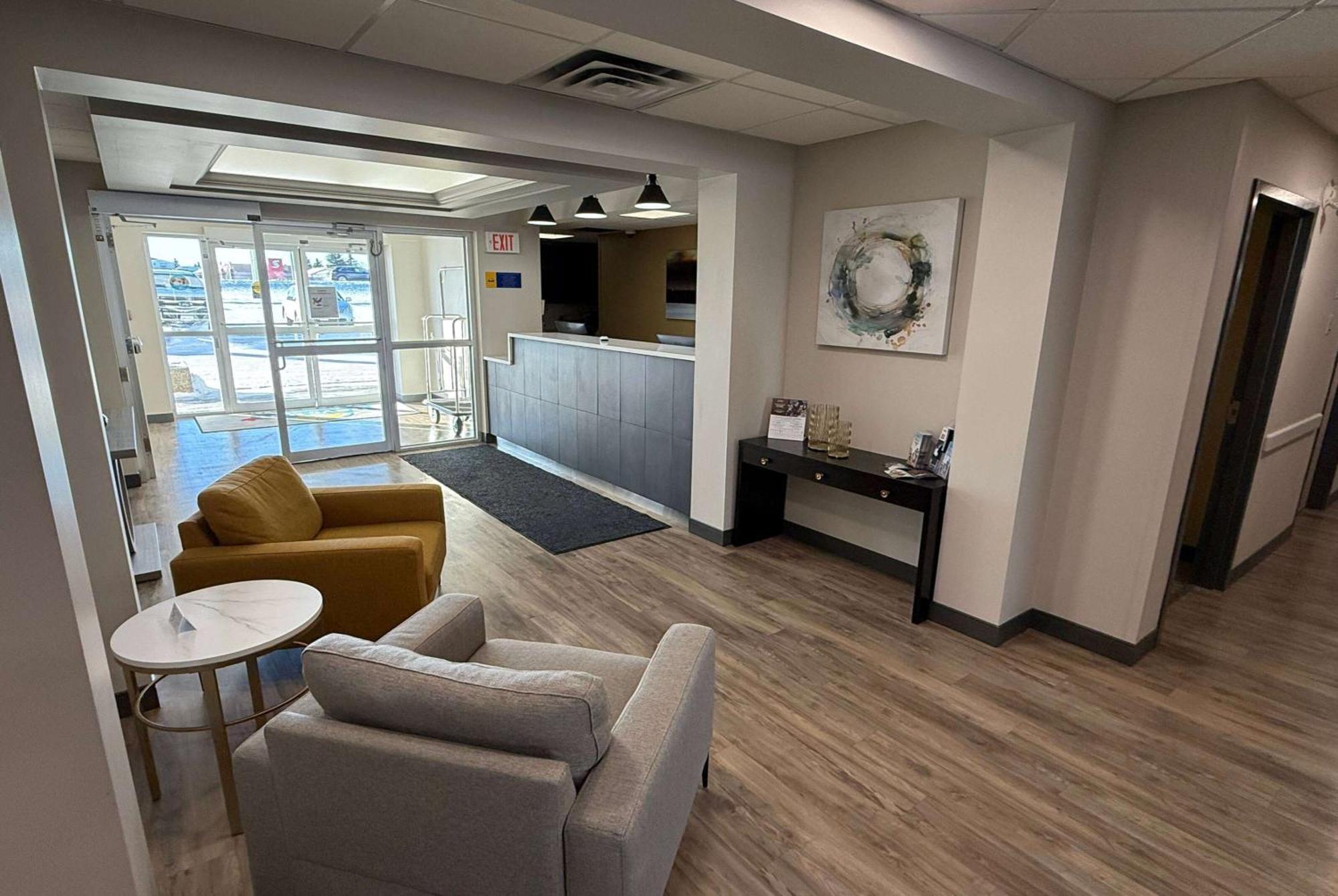 Days Inn By Wyndham Stony Plain Buitenkant foto